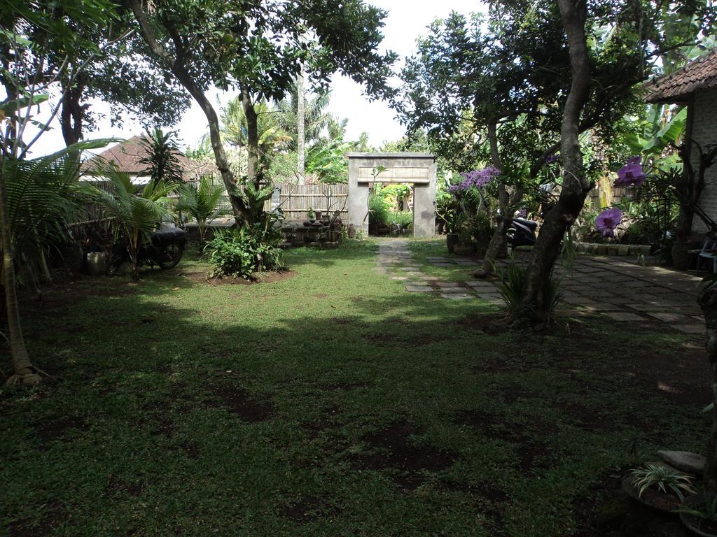 D'Tegale Homestay Cepaka Exterior photo