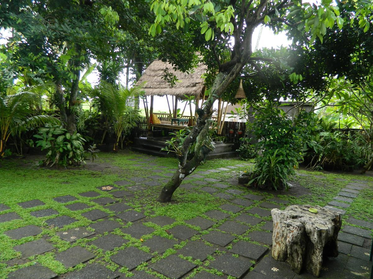 D'Tegale Homestay Cepaka Exterior photo